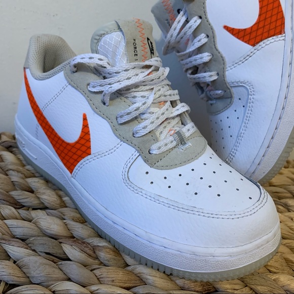 Nike Air Force 1 07 LV8 ‘Orange Swoosh’ Toddler Sneakers, Size 1.5Y - Picture 2 of 10